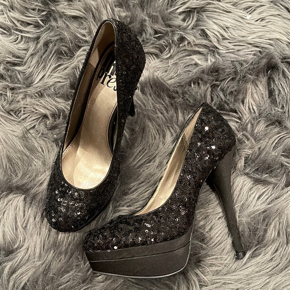 Free press black sequin pumps size 6